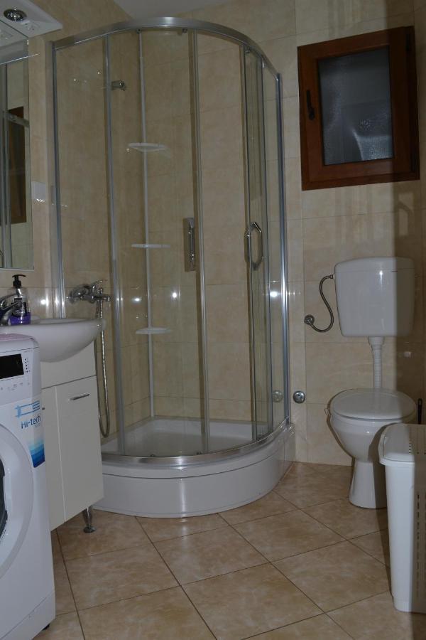 Guest House Radulovic Petrovac Exterior photo