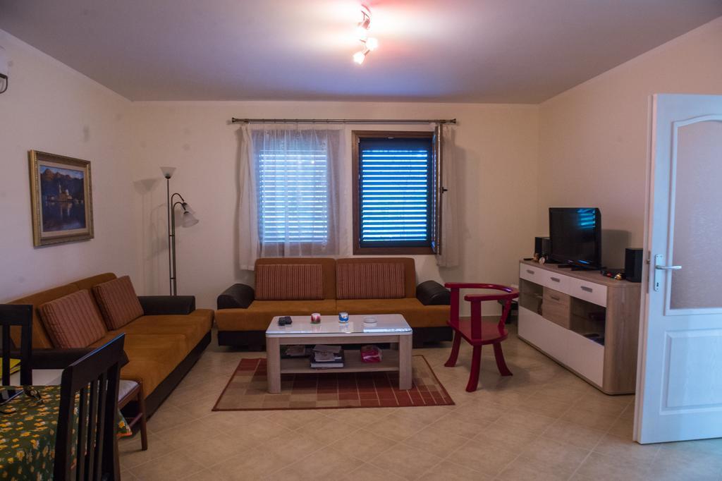 Guest House Radulovic Petrovac Exterior photo